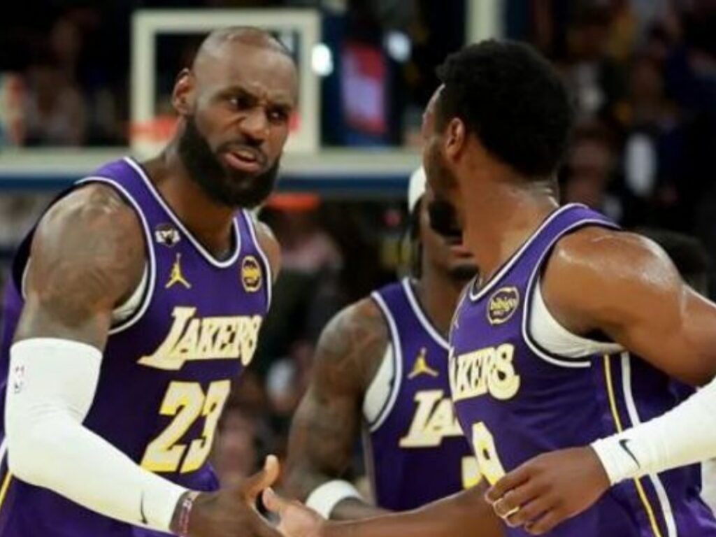 ليبرون جيمس ونجله بروني: يصنعان تاريخًا في NBA