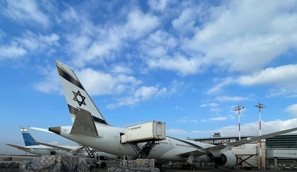 الإعلام العبري: استئناف الرحلات إلى مطار بن جوريون بعد توقف بسبب الحرب