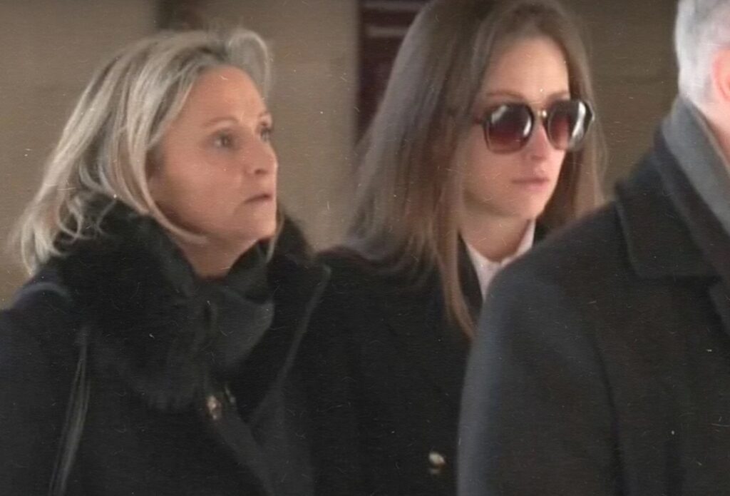 محكمة باريس: تبرئ لورا بريول في قضية ابتزاز مرتبطة بملف سعد لمجرد