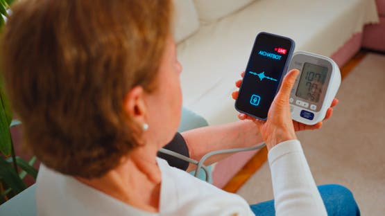 دراسة: روبوتات طبية بالذكاء الاصطناعي تقدم معلومات مضللة