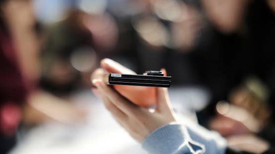 هاتف سامسونغ الغامض: تسريبات تكشف جهازاً قابلاً للطي