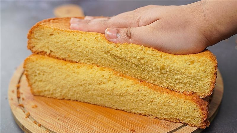 طريقة عمل الكيكة الإسفنجية الهشة في المنزل