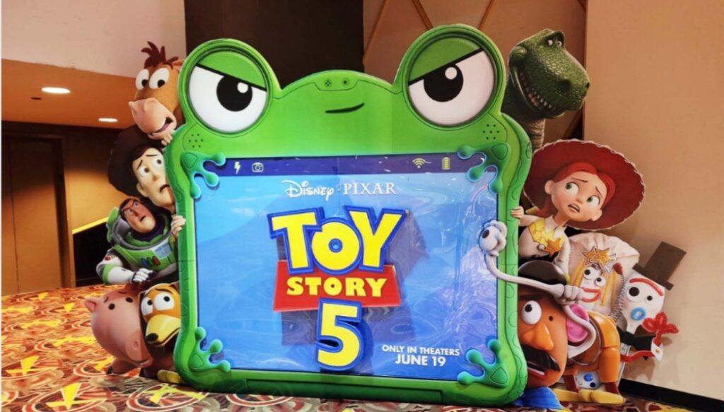 “Toy Story 5” يعود بمعركة ضد هيمنة الشاشات.. وودي وباز يسترجعان ذكريات الأجيال