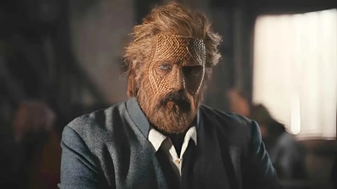 الفنان السويدي ألكسندر سكارسغارد يتحول إلى “رجل خيزران” في فيلم Wicker