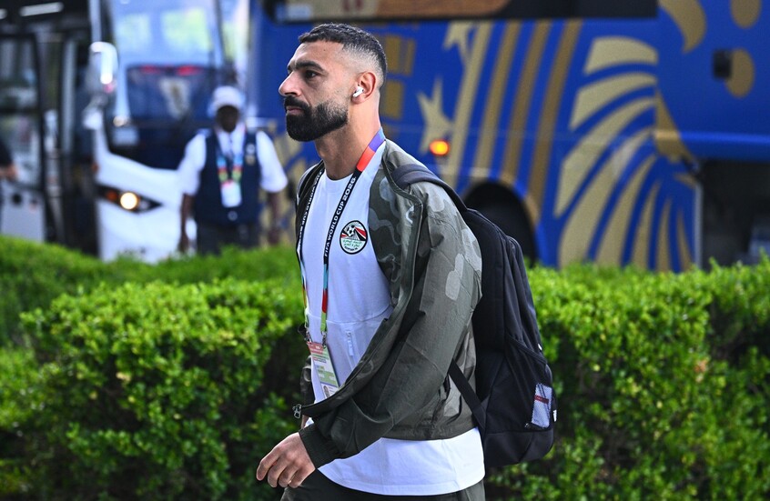محمد صلاح يصل السعودية وبشكتاش ينفي التوقيع.. الغموض يحيط بمستقبل النجم المصري