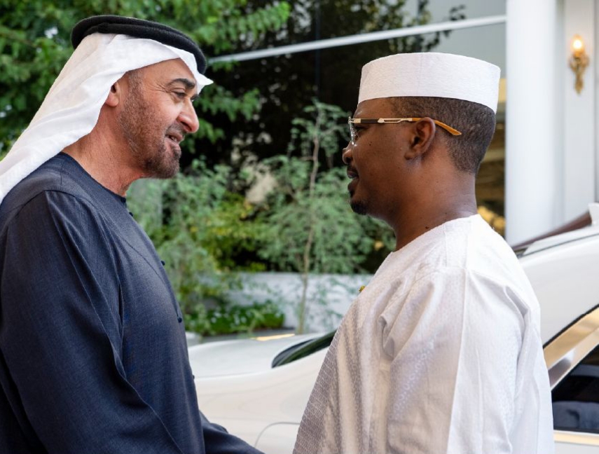 محمد بن زايد والرئيس التشادي: يبحثان تعزيز علاقات التعاون وتوسيع نطاق الاستثمارات المتاحة