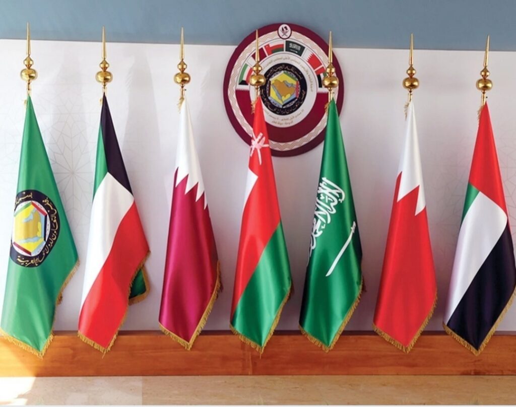 «التعاون الخليجي» يدين استهداف إيران لناقلتين سعودية وقطرية وقصف البحرين والكويت.. ويؤكد: أمننا كلٌ لا يتجزأ ولنا حق الدفاع الجماعي