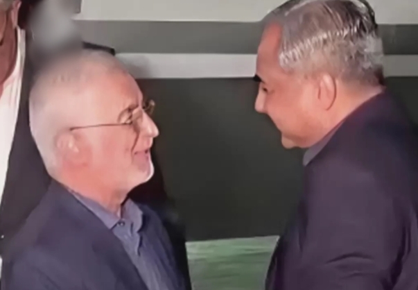 وزير الداخلية الإيراني إسكندر مؤمني : يصل باكستان لإجراء مباحثات أمنية رفيعة المستوى