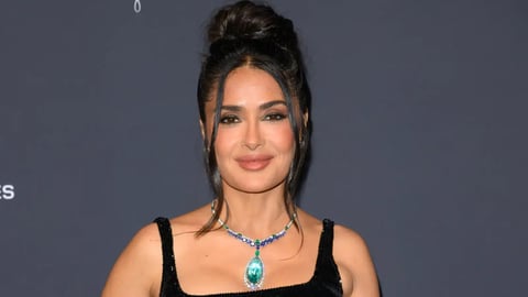 الممثلة المكسيكية سلمى حايك تدخل عالم الجدات للمرة الأولى