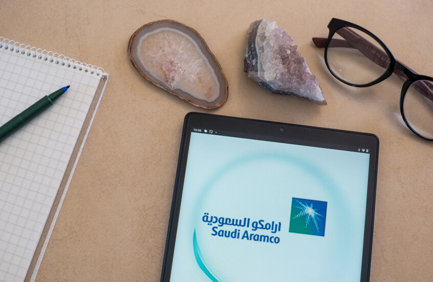 أرامكو تعرض شحنات نفط للبيع خارج مضيق هرمز