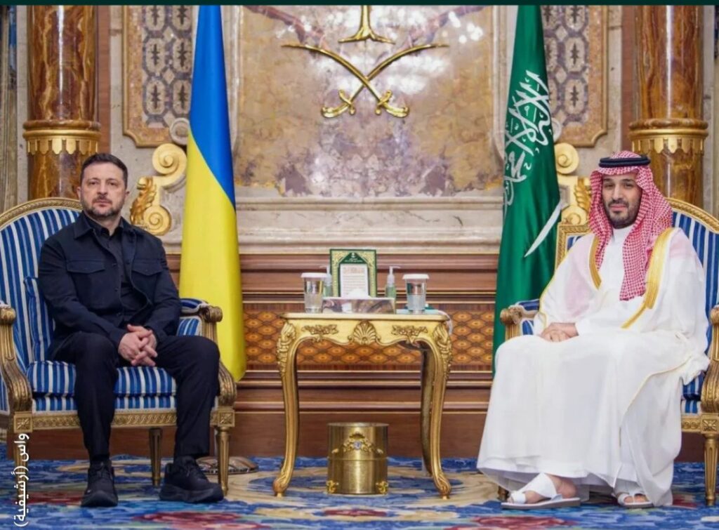ولي العهد السعودي : يتباحث هاتفياً مع الرئيس الأوكراني
