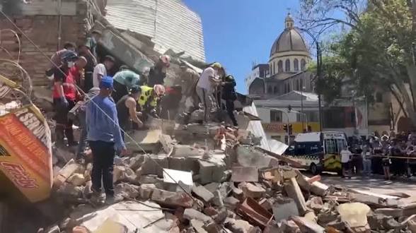 كولومبيا تعلن حالة الطوارئ الاقتصادية بعد زلزال أوقع 265 قتيلا